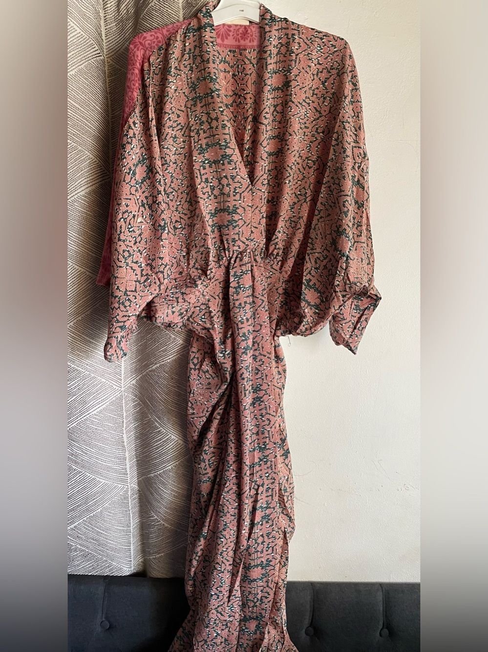 SisselโEdelbo Women Kaftan Pink Floral Sari V-Neck Floral Boho Size M-L NEW